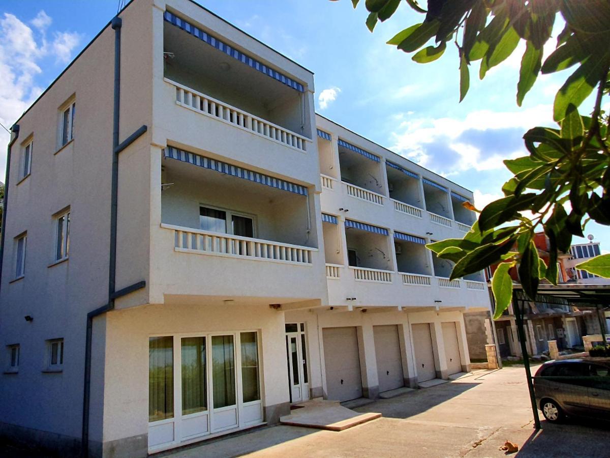 Villa Dvor Apartments Omis Ngoại thất bức ảnh