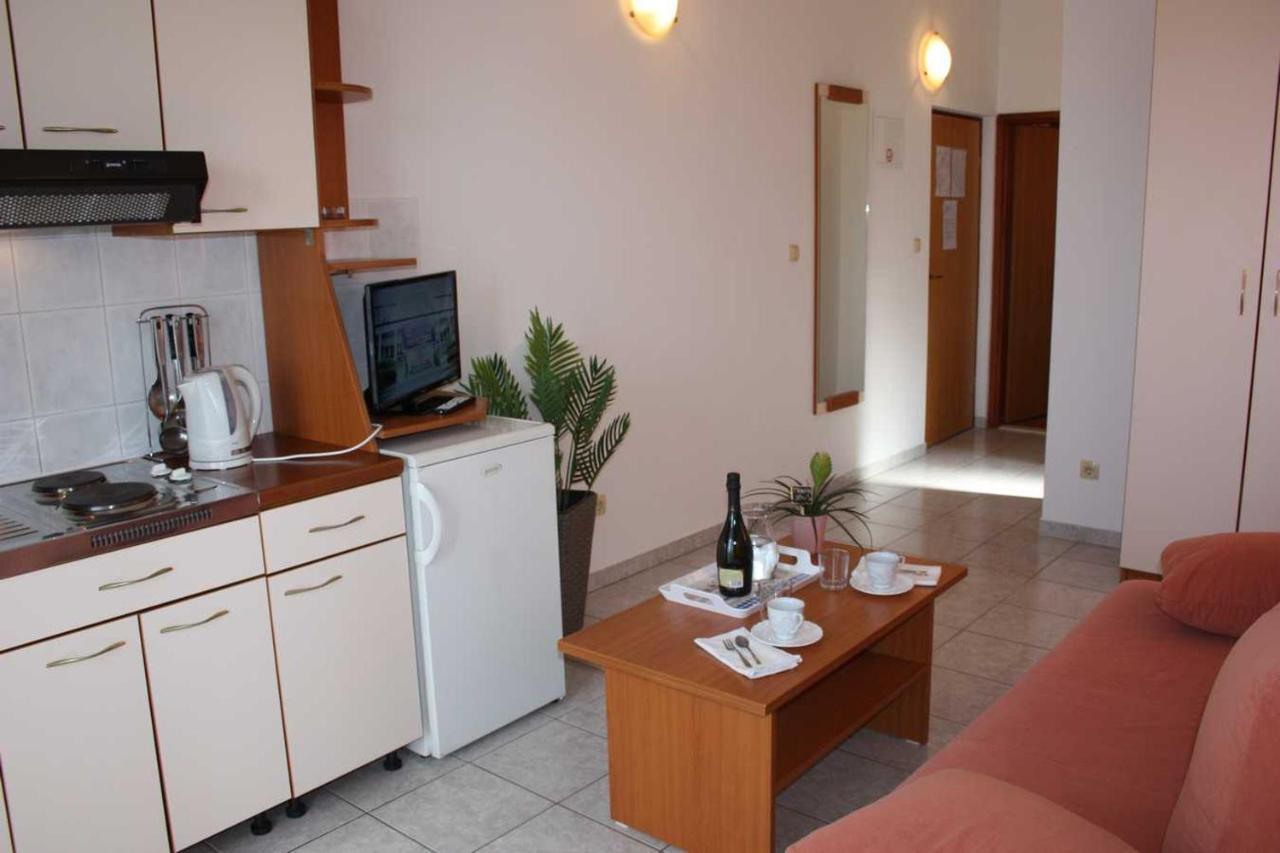 Villa Dvor Apartments Omis Ngoại thất bức ảnh