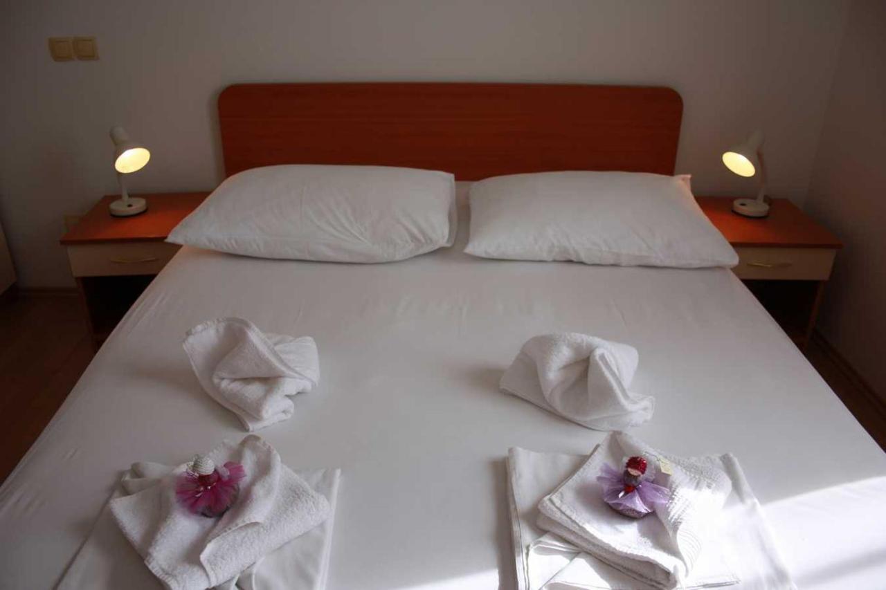 Villa Dvor Apartments Omis Ngoại thất bức ảnh