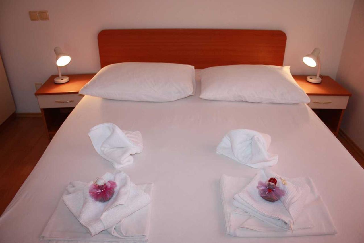Villa Dvor Apartments Omis Ngoại thất bức ảnh