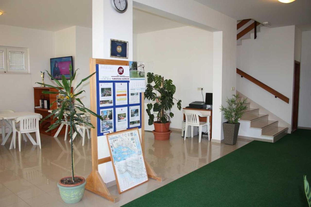 Villa Dvor Apartments Omis Ngoại thất bức ảnh