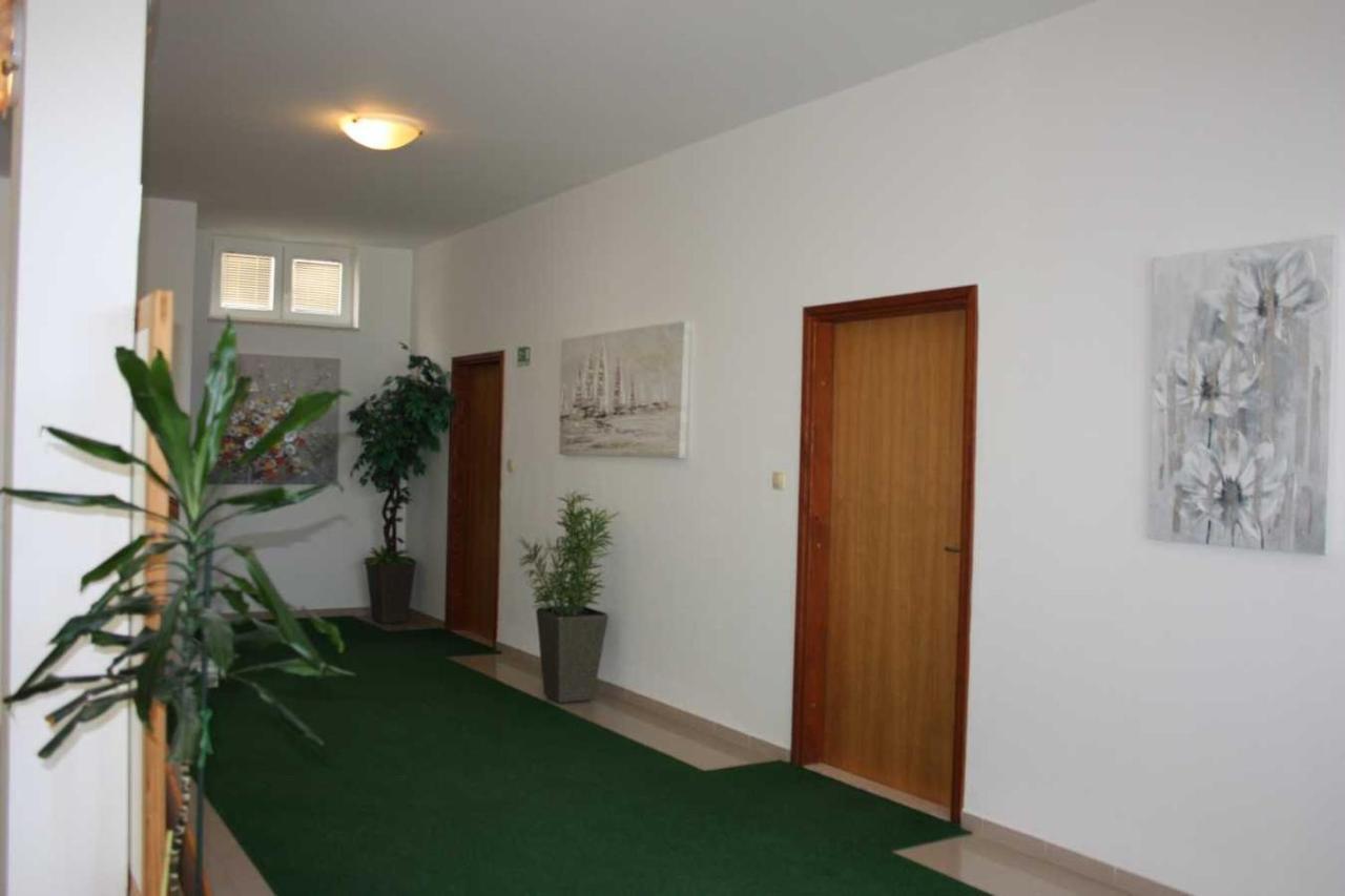 Villa Dvor Apartments Omis Ngoại thất bức ảnh
