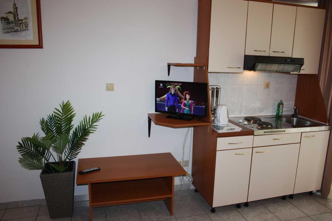 Villa Dvor Apartments Omis Ngoại thất bức ảnh