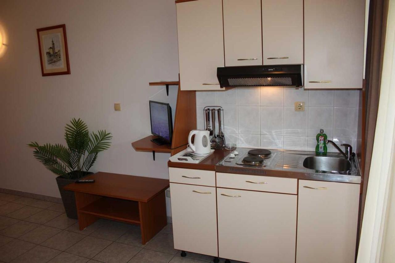 Villa Dvor Apartments Omis Ngoại thất bức ảnh