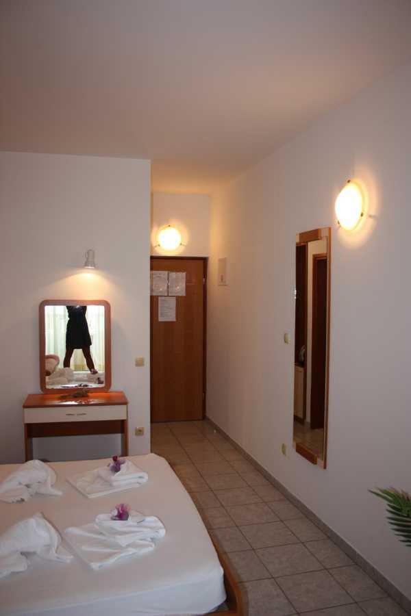 Villa Dvor Apartments Omis Ngoại thất bức ảnh